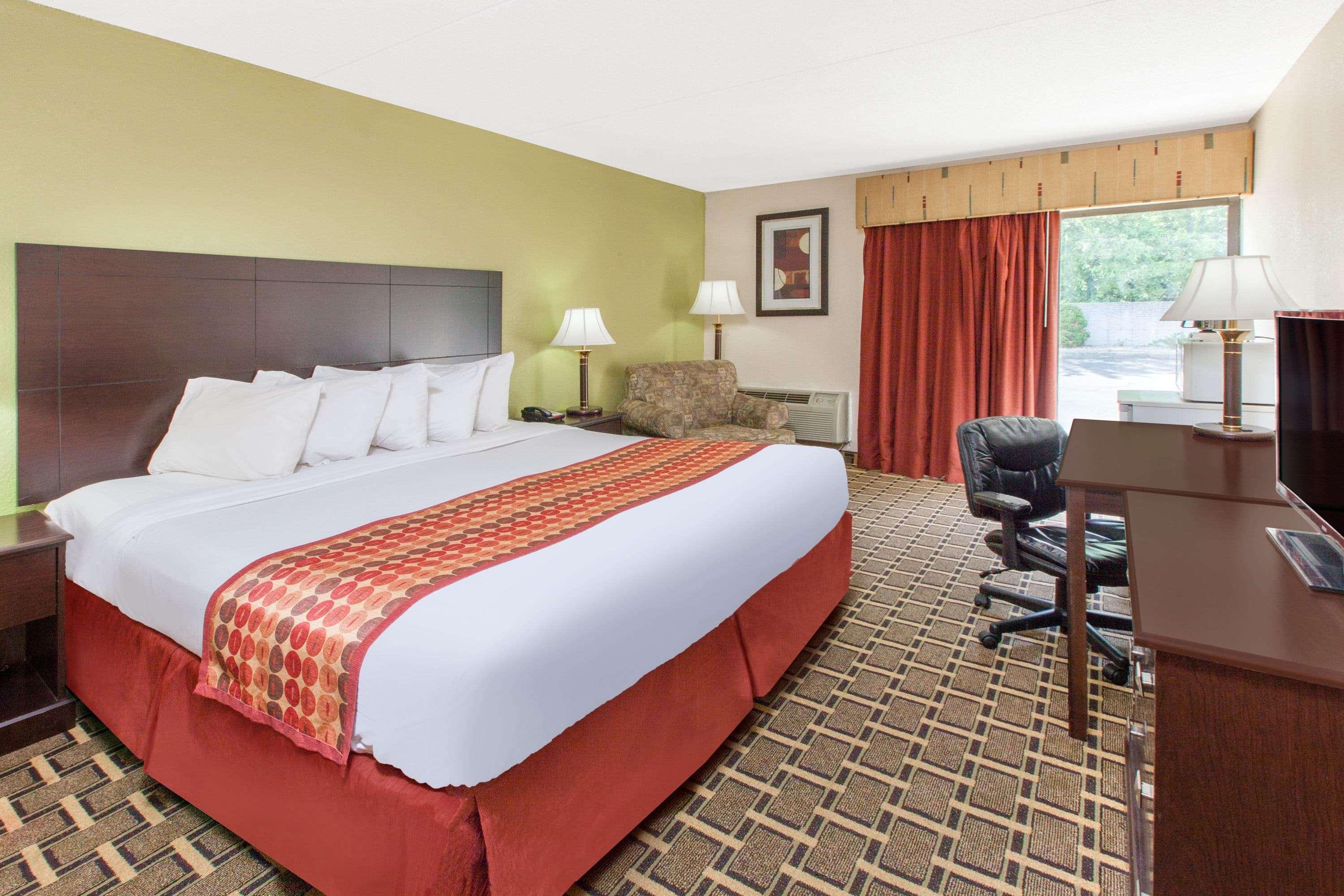 Days & By Wyndham Mi 3*