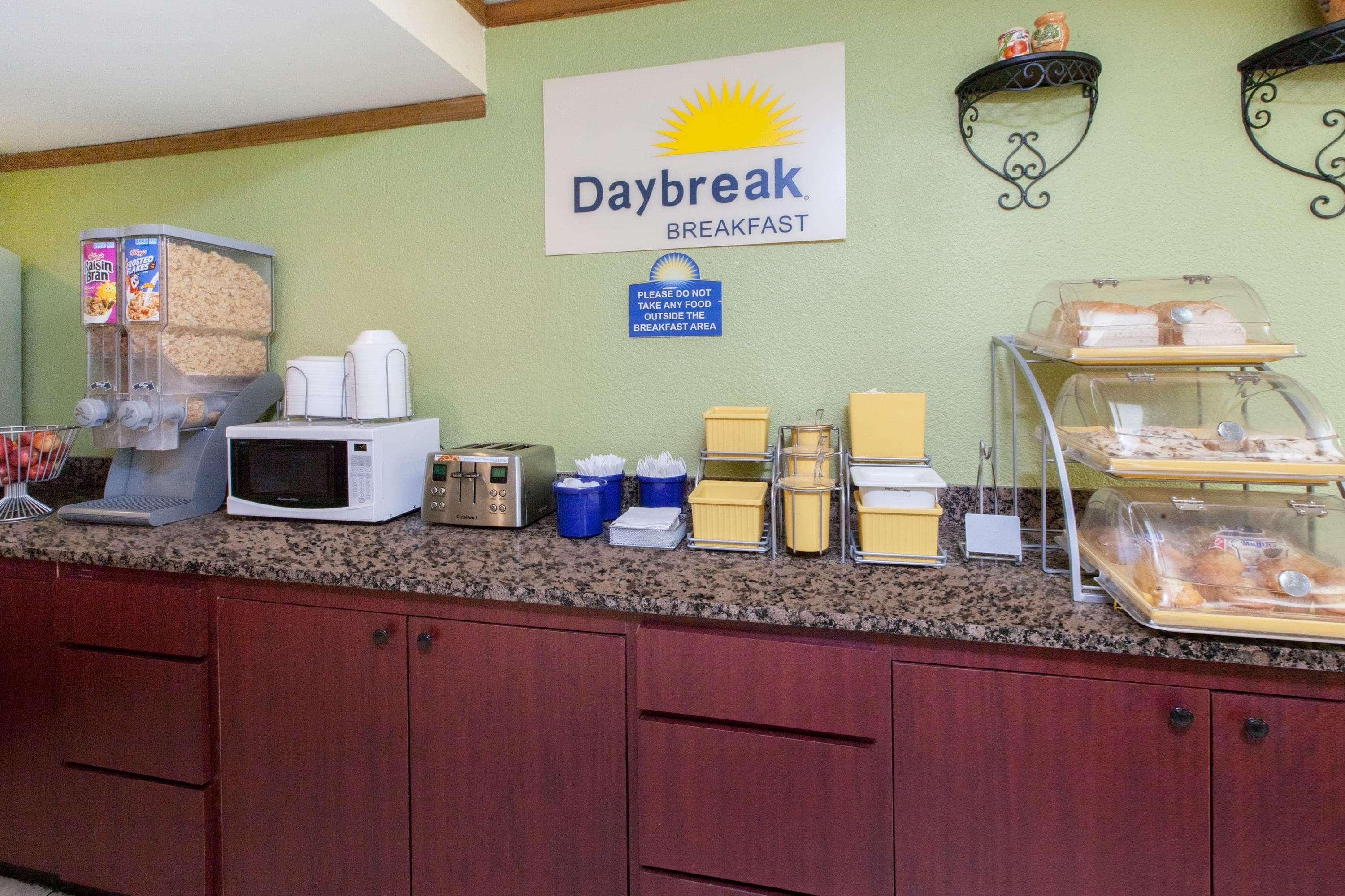 Days & By Wyndham Mi Hotel 3*