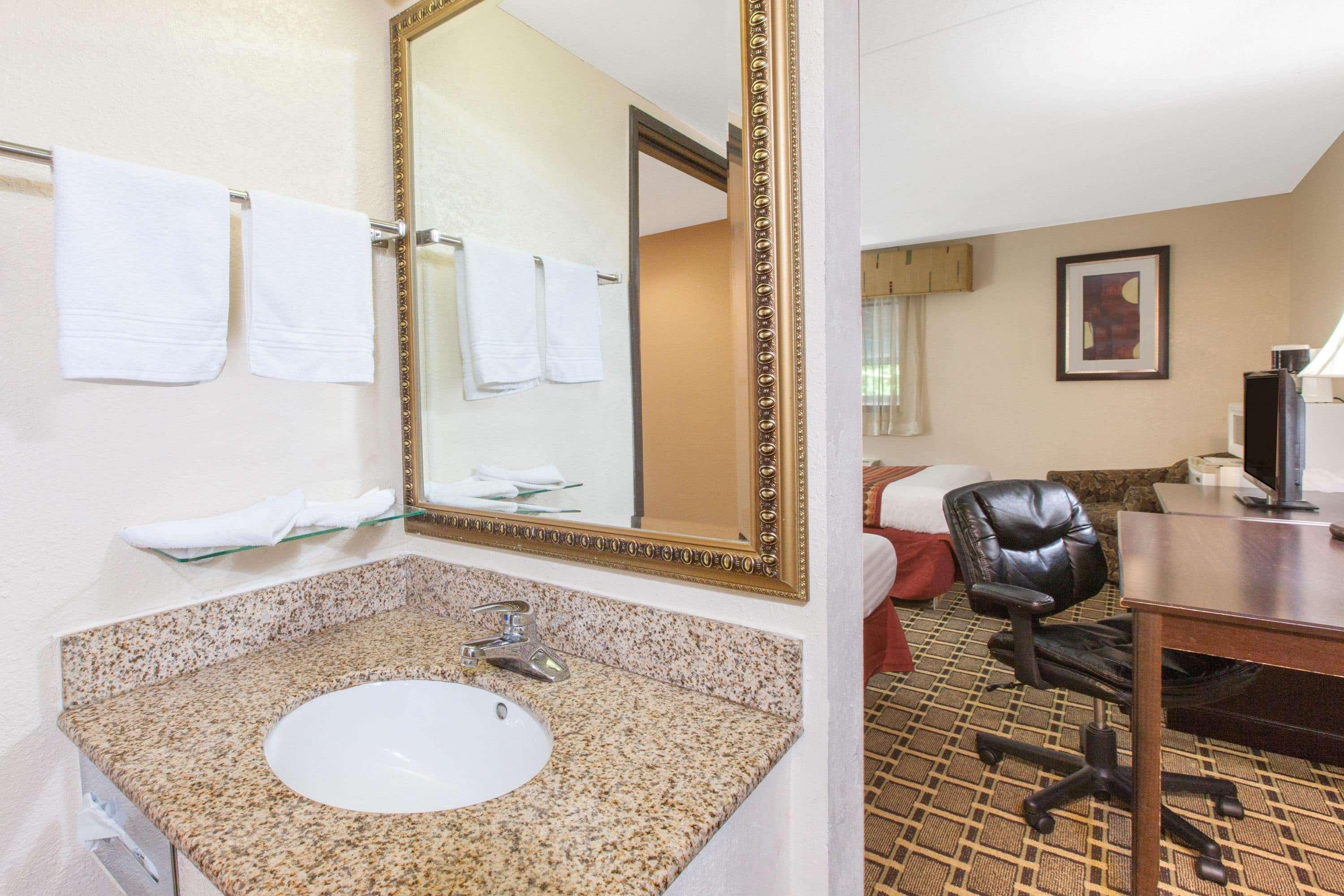 Hotel Days & By Wyndham Mi 3*