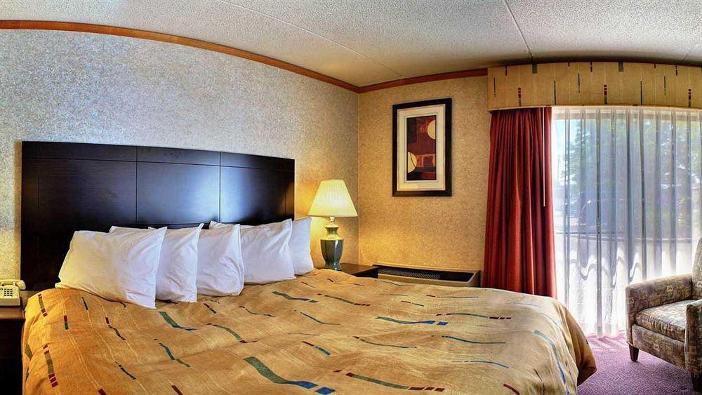 Days & By Wyndham Mi 3* Madison Heights
