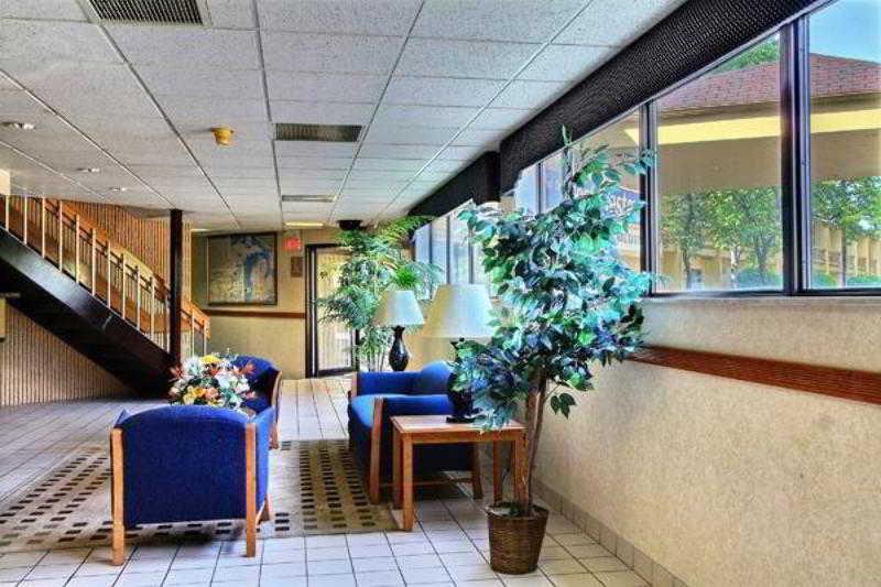 Days & By Wyndham Mi