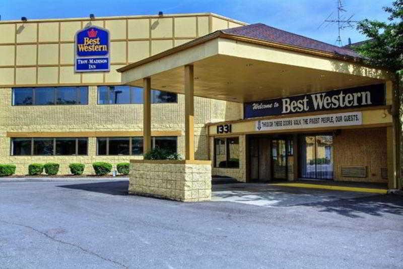 Hotel Days & By Wyndham Mi