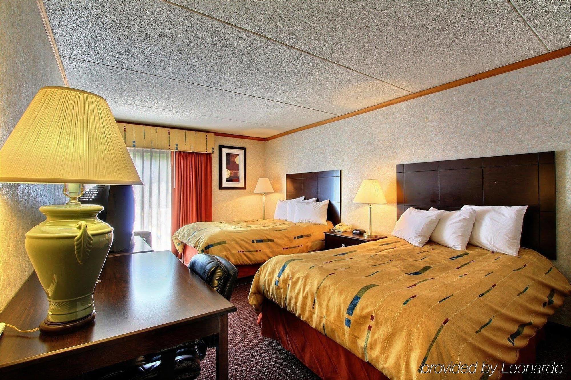 Hotel Days & By Wyndham Mi Madison Heights