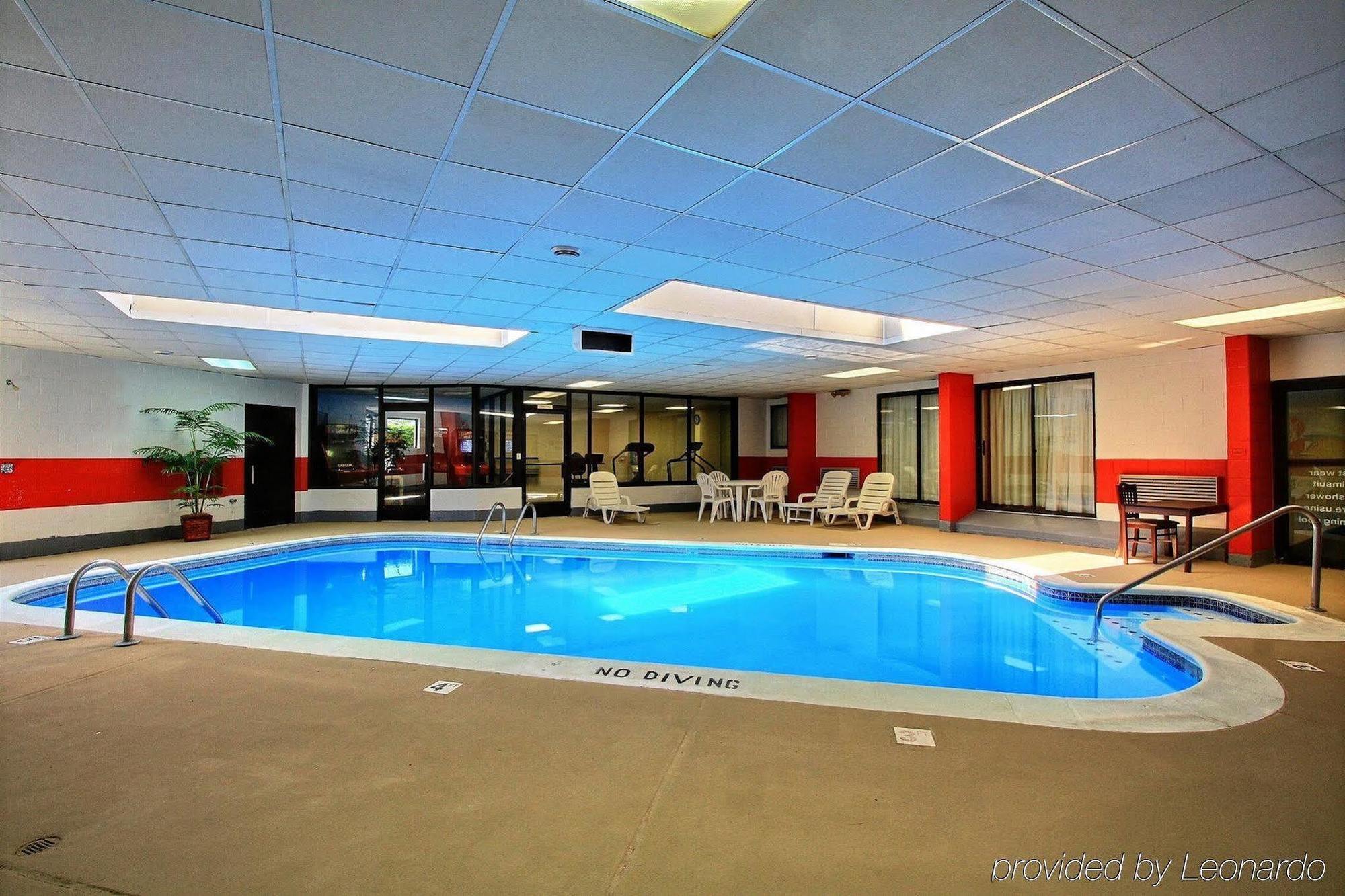 Hotel Days & By Wyndham Mi Madison Heights